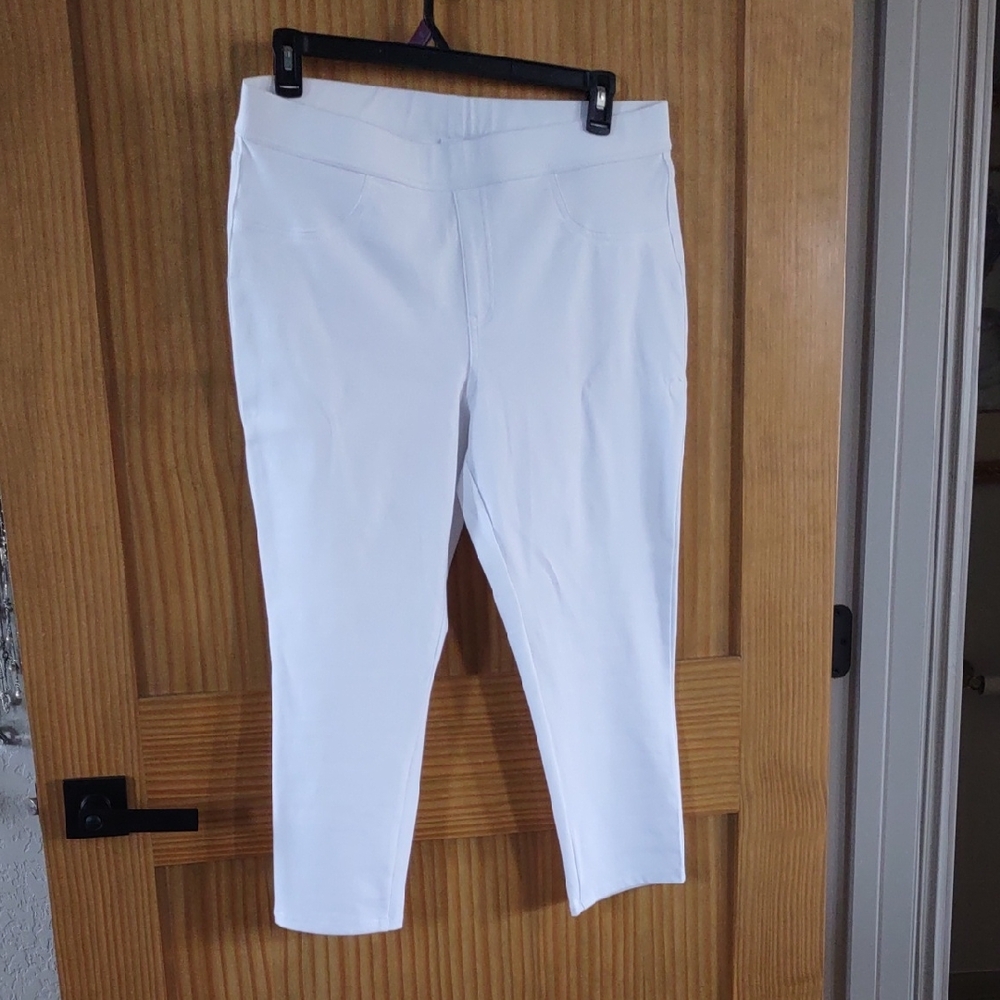 Time and Tru White Skinny Leg Ponte Ankle Pants